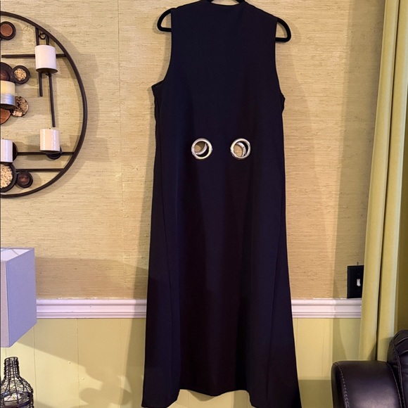 Elegant Black Maxi Dress with Silver Accents - Picture 2 of 2
